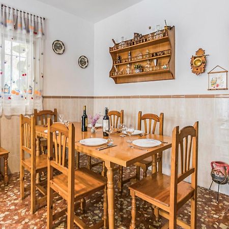 3 Bedroom Beautiful Home In Fuente Tojar Kültér fotó
