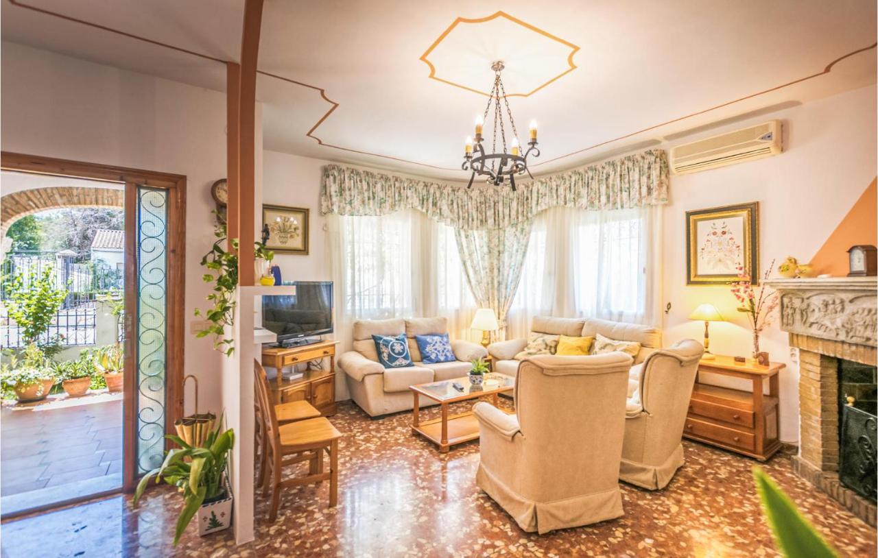 3 Bedroom Beautiful Home In Fuente Tojar Kültér fotó