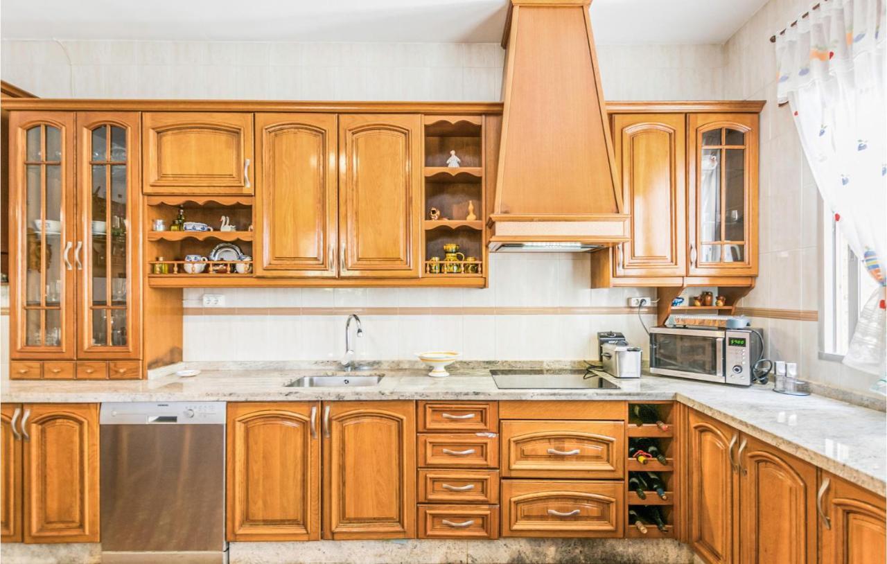 3 Bedroom Beautiful Home In Fuente Tojar Kültér fotó