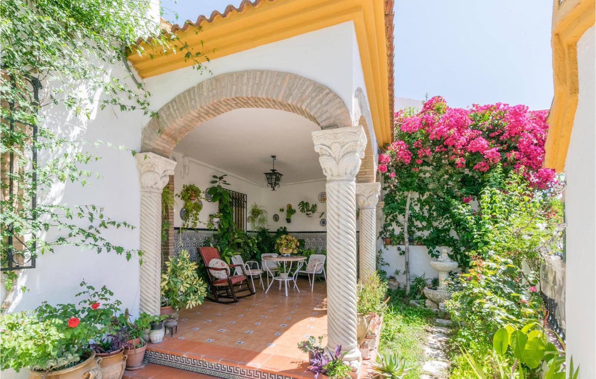 3 Bedroom Beautiful Home In Fuente Tojar Kültér fotó