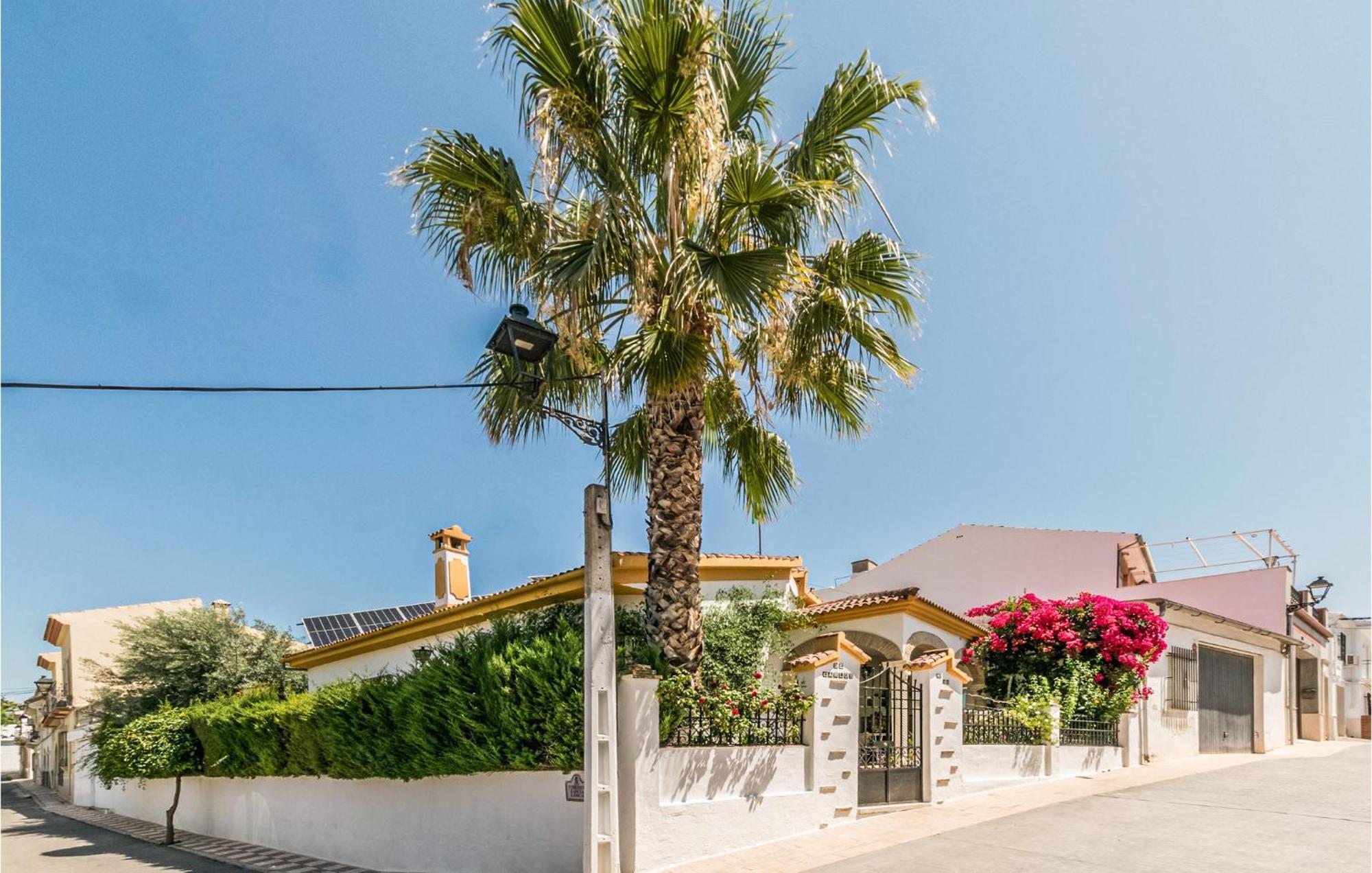 3 Bedroom Beautiful Home In Fuente Tojar Kültér fotó