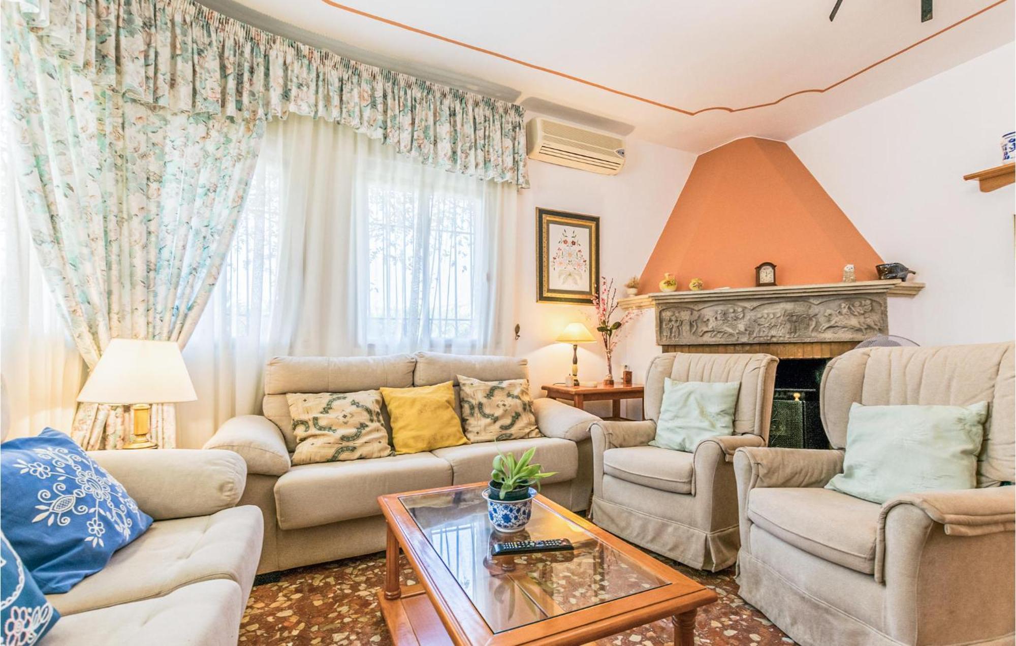 3 Bedroom Beautiful Home In Fuente Tojar Kültér fotó