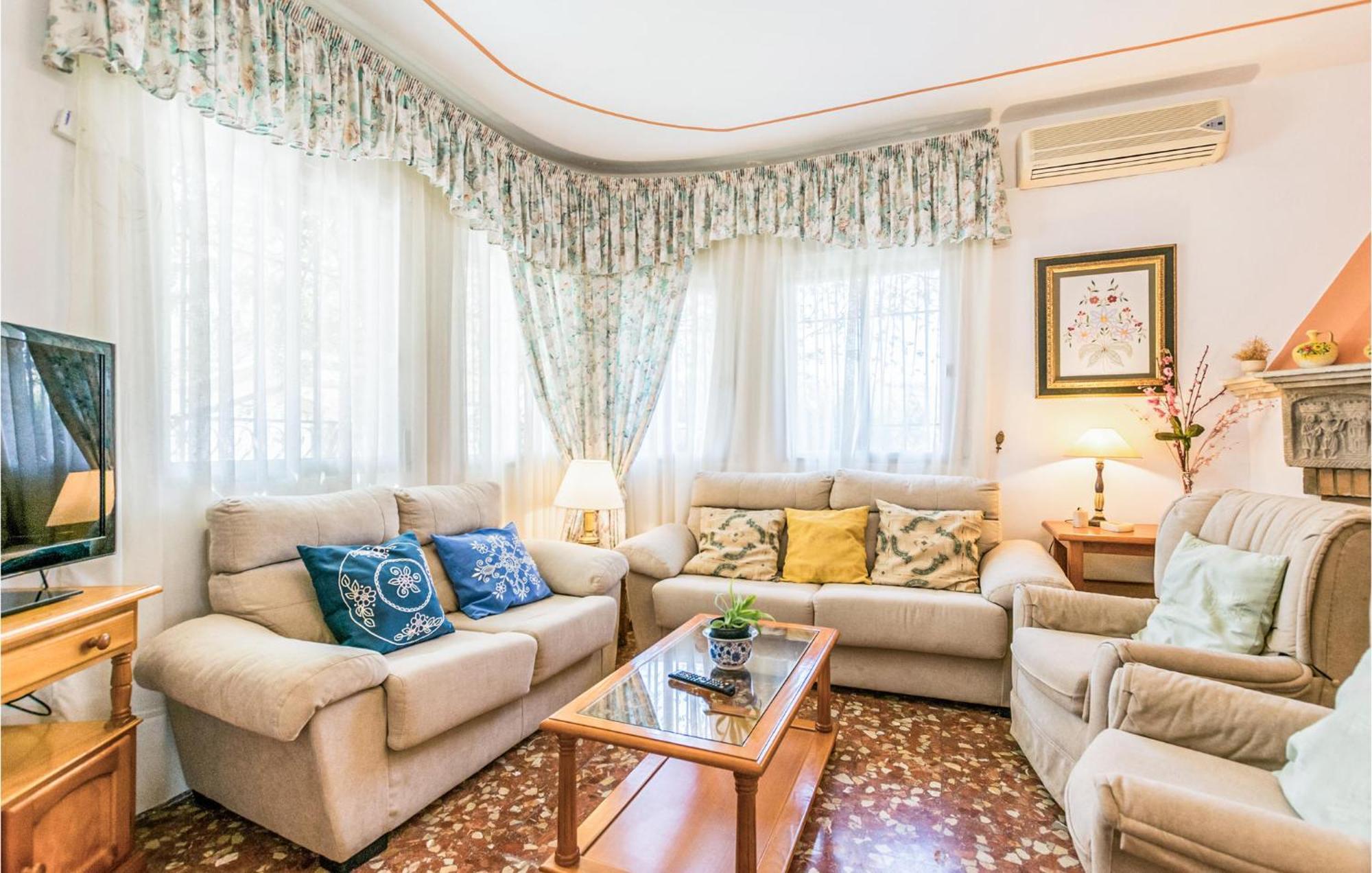 3 Bedroom Beautiful Home In Fuente Tojar Kültér fotó